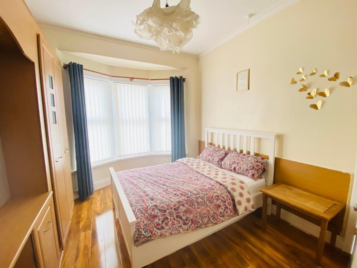 Entire 4 Bedroom House - Ev Point & Free Parking 利物浦 外观 照片