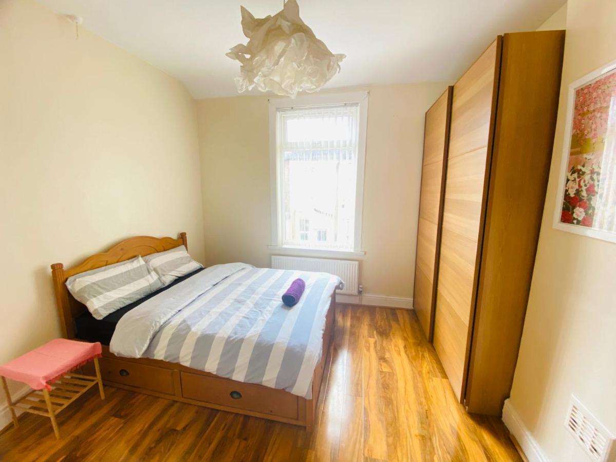 Entire 4 Bedroom House - Ev Point & Free Parking 利物浦 外观 照片