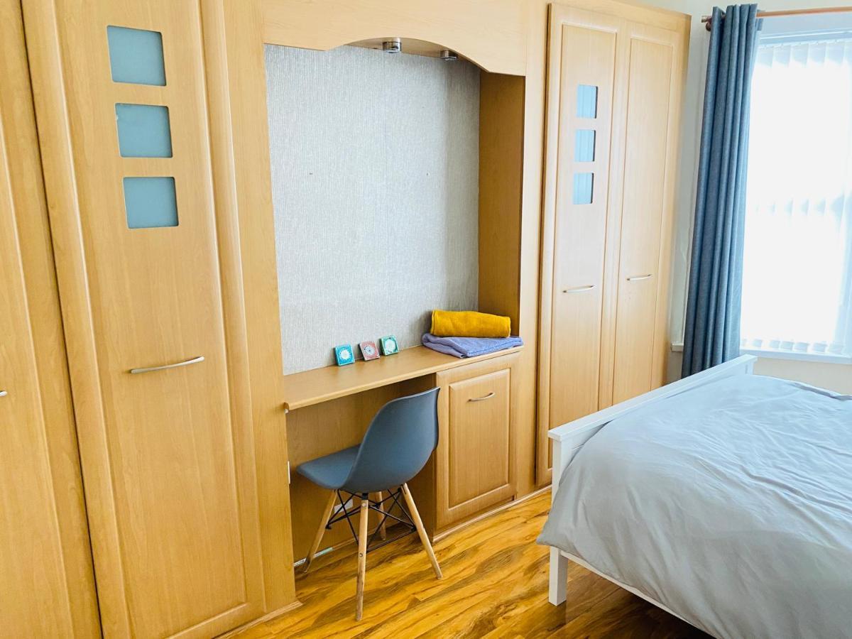 Entire 4 Bedroom House - Ev Point & Free Parking 利物浦 外观 照片
